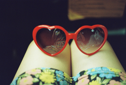 glasses, hearts, red color