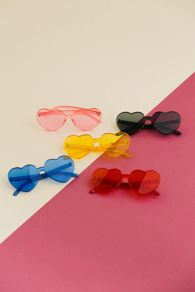 glasses, hearts, red color